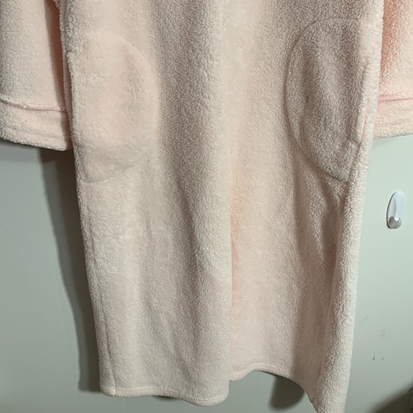 Miss Elaine plush robe light pink, Size Med, full zipper, very good condition - Picture 3 of 12